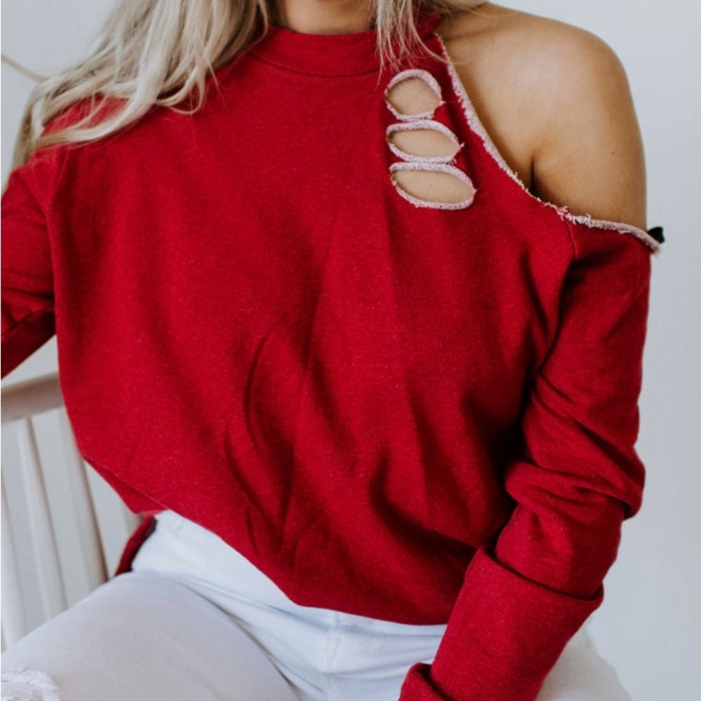 Chelsea DeBoer Red Open Shoulder Sweater size small